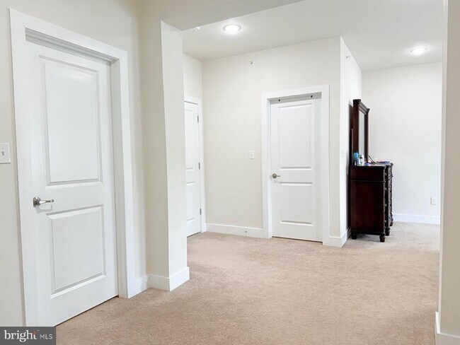 Foto del edificio - 161 Livingston Ln