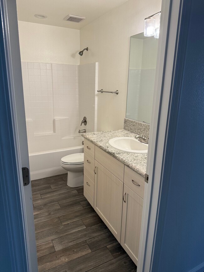 Foto del edificio - 1147 Dewitt Ave