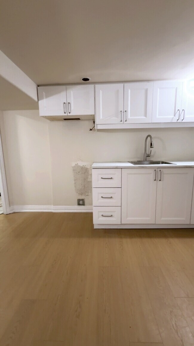 Photo du bâtiment - 221 Maplegrove Av