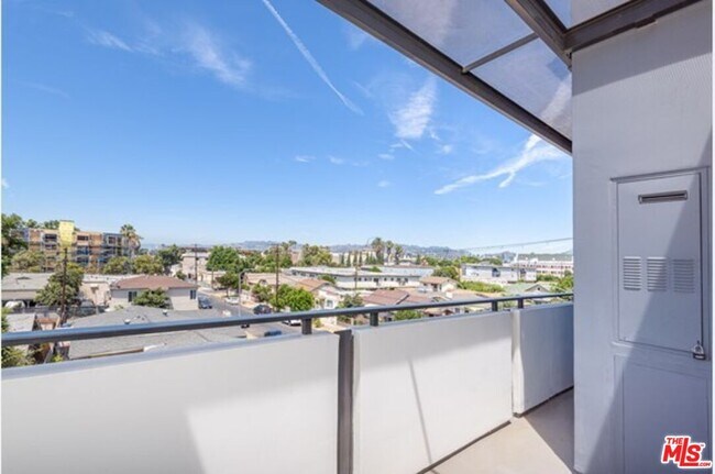 Foto del edificio - 518 N Gramercy Pl