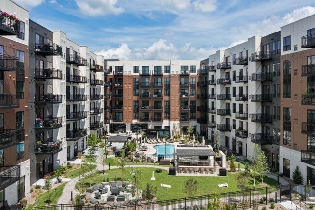 Building Photo - The Winn at Golden Valley