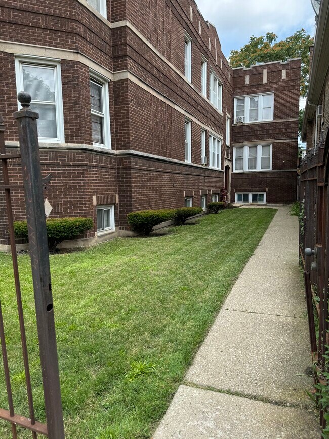 Foto del edificio - 6609 S California Ave