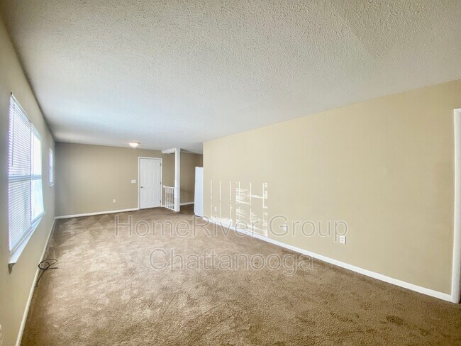 Building Photo - 1121 Kinsey Dr