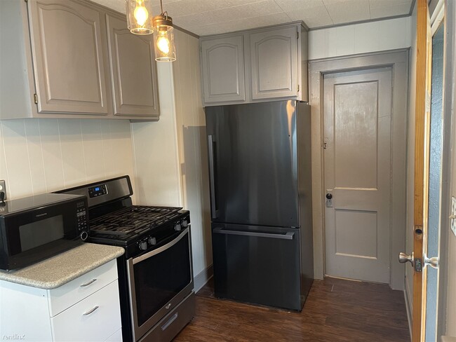 Foto del edificio - 2 br, 1 bath House - 2135 North Fremont Av...