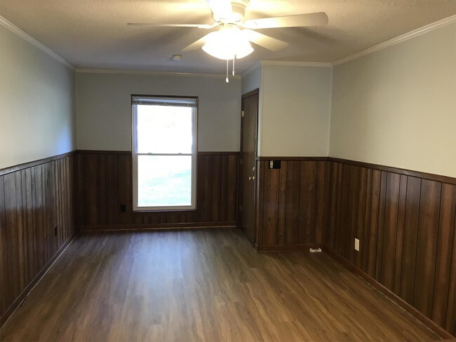 Building Photo - 2560 Dixon Ct