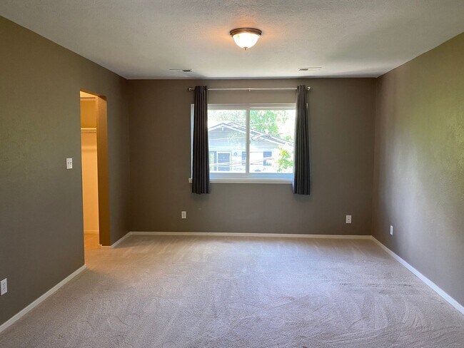 Foto del edificio - 2 BD/1 BA Condo Next to Ideal Market in Ol...