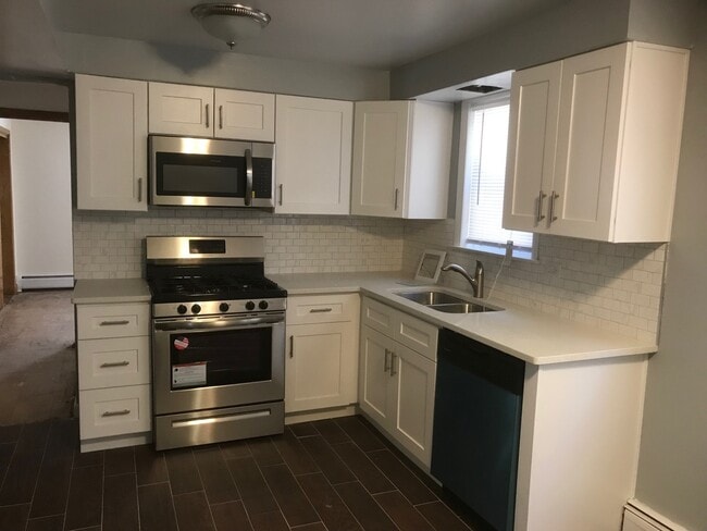Foto del edificio - 5742 W Lawrence Ave