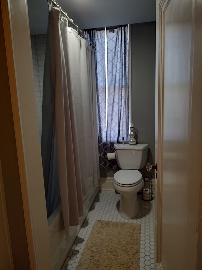 Foto del edificio - 2250 Highland Ave S