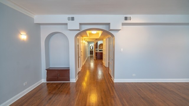 Building Photo - 5744 N Christiana Ave
