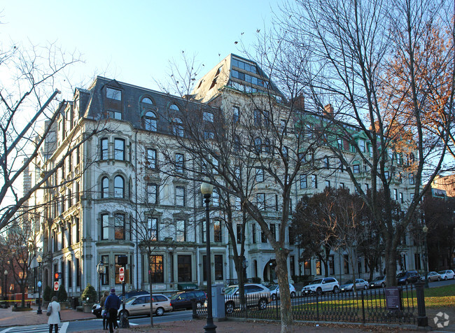 Building Photo - The Vendome