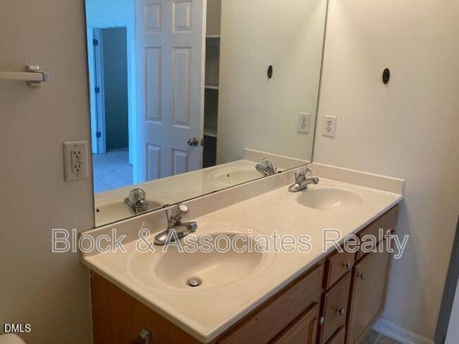 Building Photo - 8346 Glenwood Springs Ct