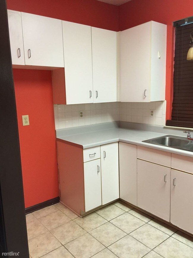 Building Photo - 2 br, 2 bath House - 703 Walnut Woods Cv S