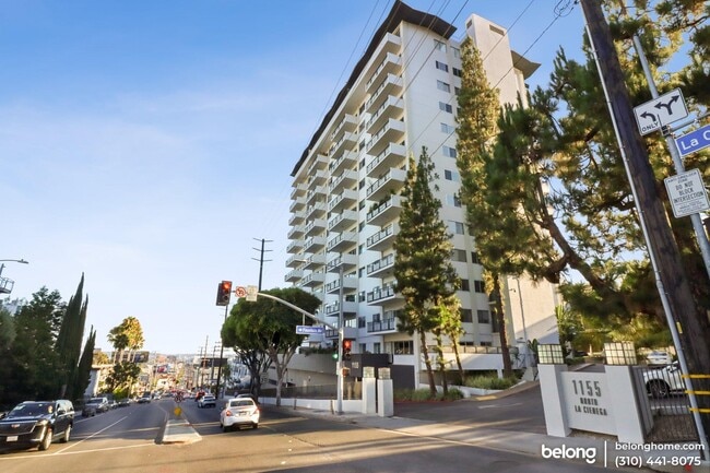 Foto del edificio - 1155 N La Cienega Blvd