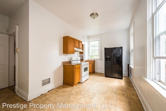 Building Photo - 6 br, 2.5 bath Apartment - 2326 Stratford