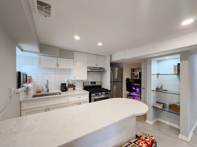 Foto del edificio - 2046 W Iowa St