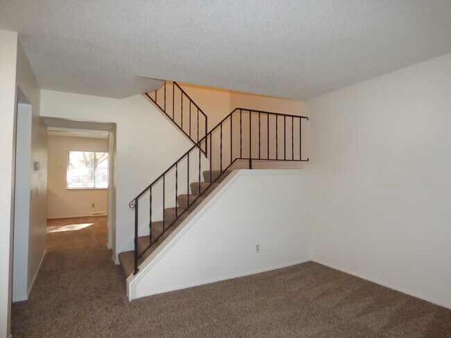 Building Photo - 360 Upham St