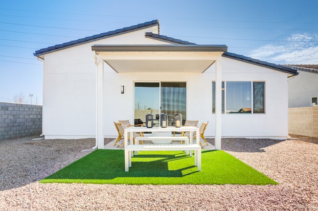 Foto del edificio - Brand New 3 Bedroom Home in Phoenix - Now ...