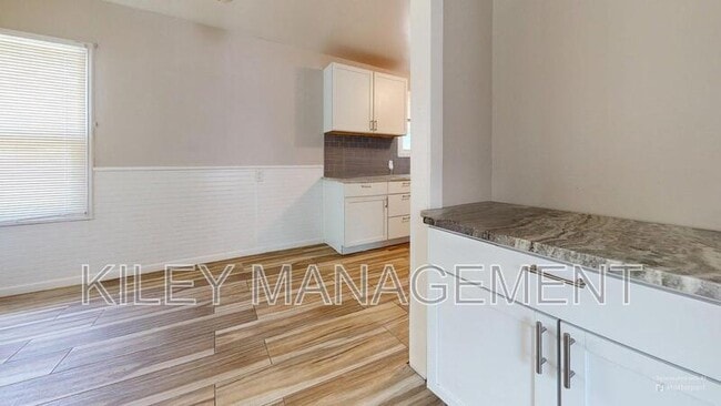 Foto del edificio - 19954 Oakfield Ave