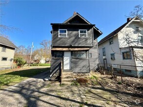 Building Photo - 280 Lake St