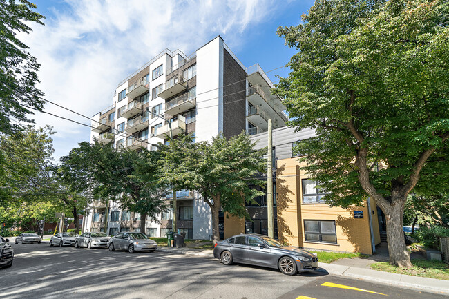 Building Photo - 6380 Av. Somerled