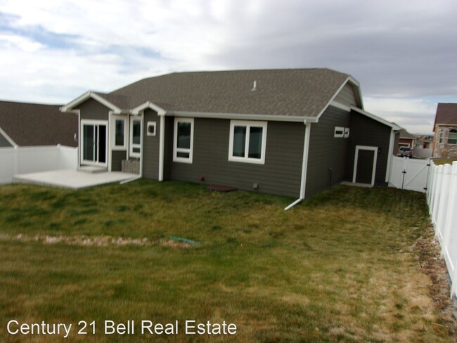 Building Photo - 3 br, 2 bath House - 5233 Boulder Court