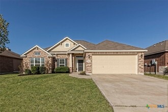 Building Photo - 5610 Alexandria Dr