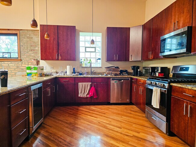 Foto del edificio - 2649 N Washtenaw Ave