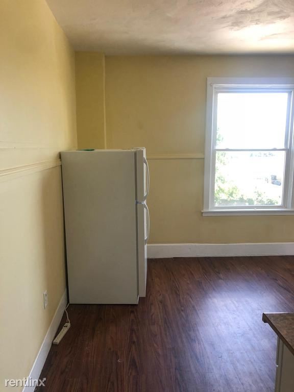 Building Photo - 2 br, 1 bath Apartment - 150 E 20th Ave