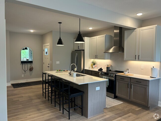 Building Photo - Okemos Grand Reserve