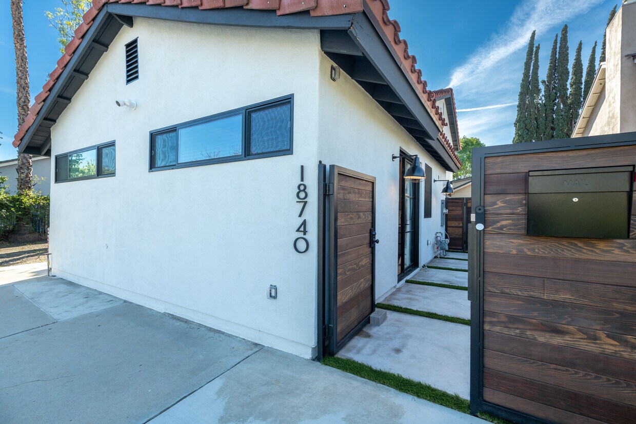 18740 Merridy St, Los Angeles, CA 91324 House Rental in Los Angeles