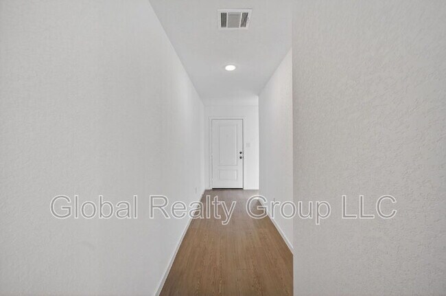 Foto del edificio - 479 Sarah Wy