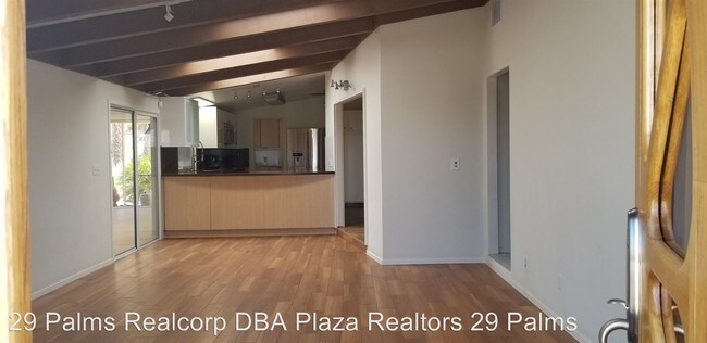 Building Photo - 7121 Desert Quail Dr