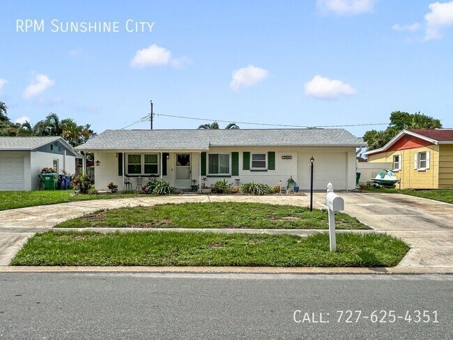 Building Photo - 10904 Temple Ave
