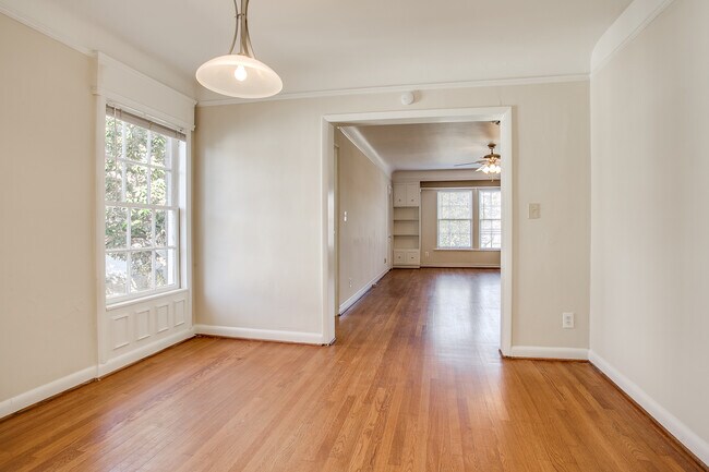 Foto del edificio - 4301 Emerson Ave