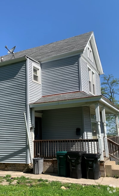 Building Photo - 3607 Newton Ave