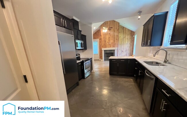 Building Photo - 764 Echles St