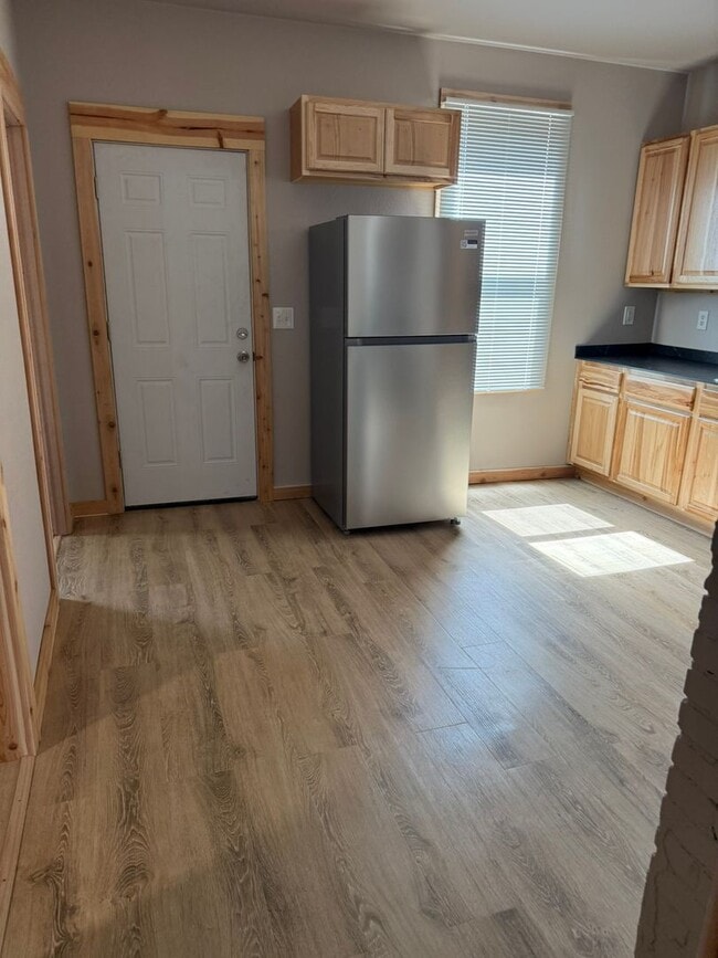 Building Photo - 818 3rd Ave N