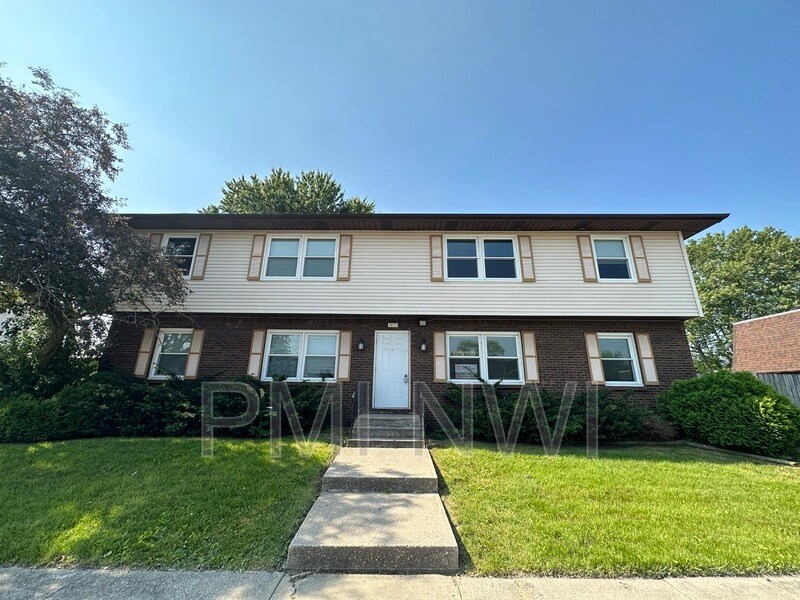 5831 Creekview Ct W Unit 4, Portage, IN 46368 Condo for Rent in