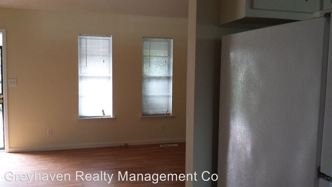 Foto del edificio - 3261 Idlewild Dr