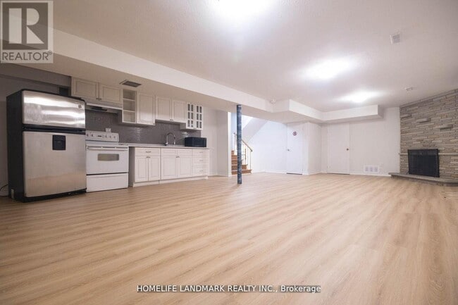 Building Photo - 435 Connaught Ave