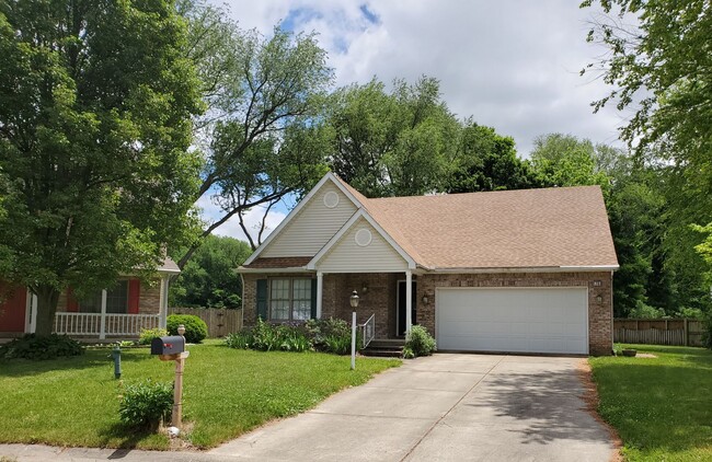 Building Photo - 3 Bedroom On Cul-de-sac, East Side Location
