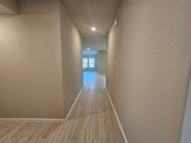 Building Photo - 417 Blanco Dr
