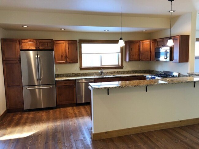 Foto del edificio - Comfortable Living in the Heart of Valley ...