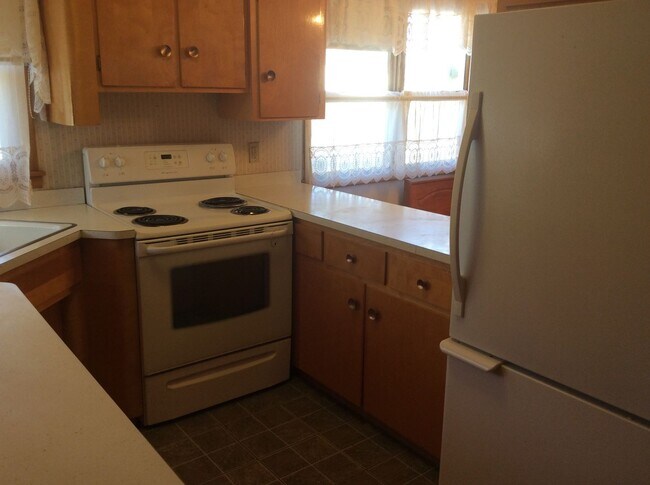 Building Photo - Single family House for Rent