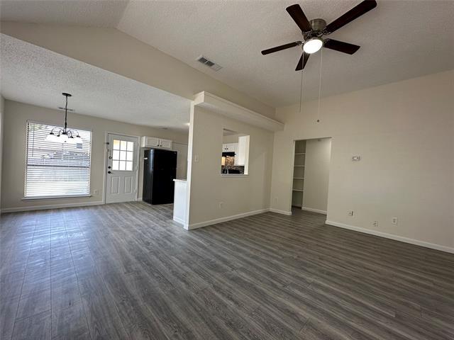 Building Photo - 551 Stonewall Way