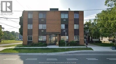 Building Photo - 3503 Sandwich St.