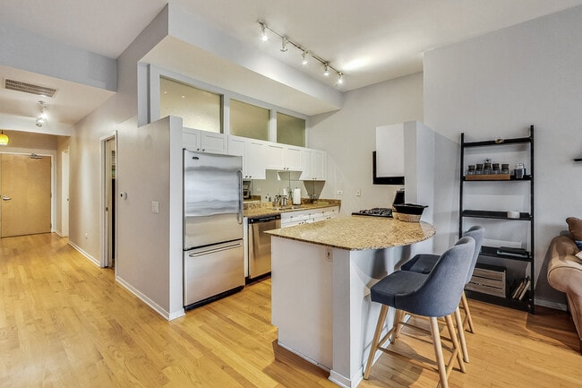 Building Photo - 1201 W Adams St