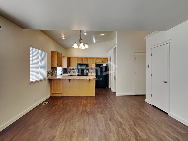 Foto del edificio - 2031 E Lochmeadow Ct