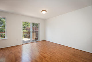 Building Photo - 5 Emandan Ln