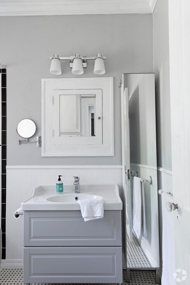 Edgemere Park Apartments for Rent with Washer & Dryer Oklahoma City